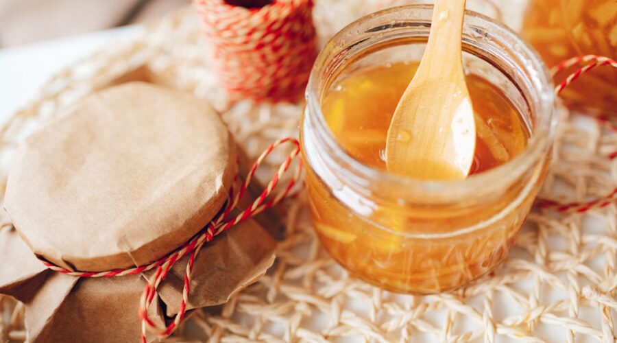 Vender miel: 7 trucos de apicultores para ferias y mercados locales